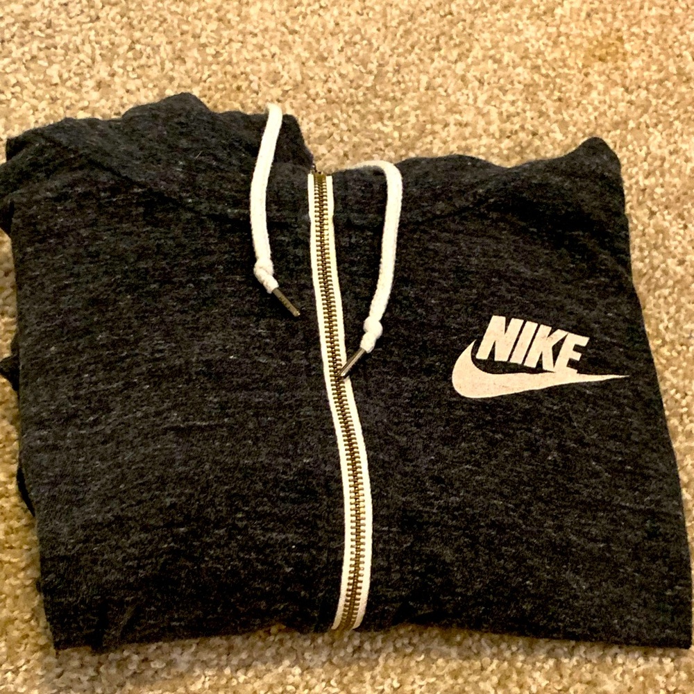 nike zip up sweater